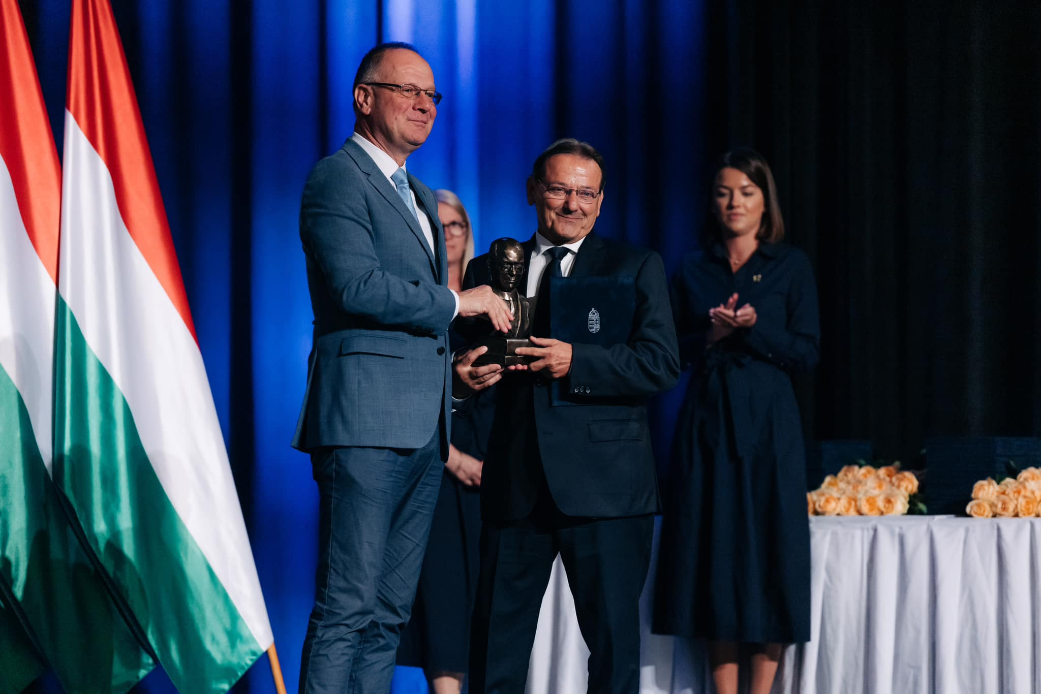 MAGYARY ZOLTÁN-DÍJAT KAPOTT DR. SZEGVÁRI PÉTER